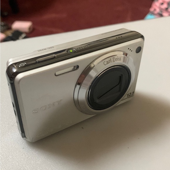 Sony Cyber-shot DSC-W290 12.1 MP Digital Camera with 5x Optical Zoom and Super S - Picture 5 of 11